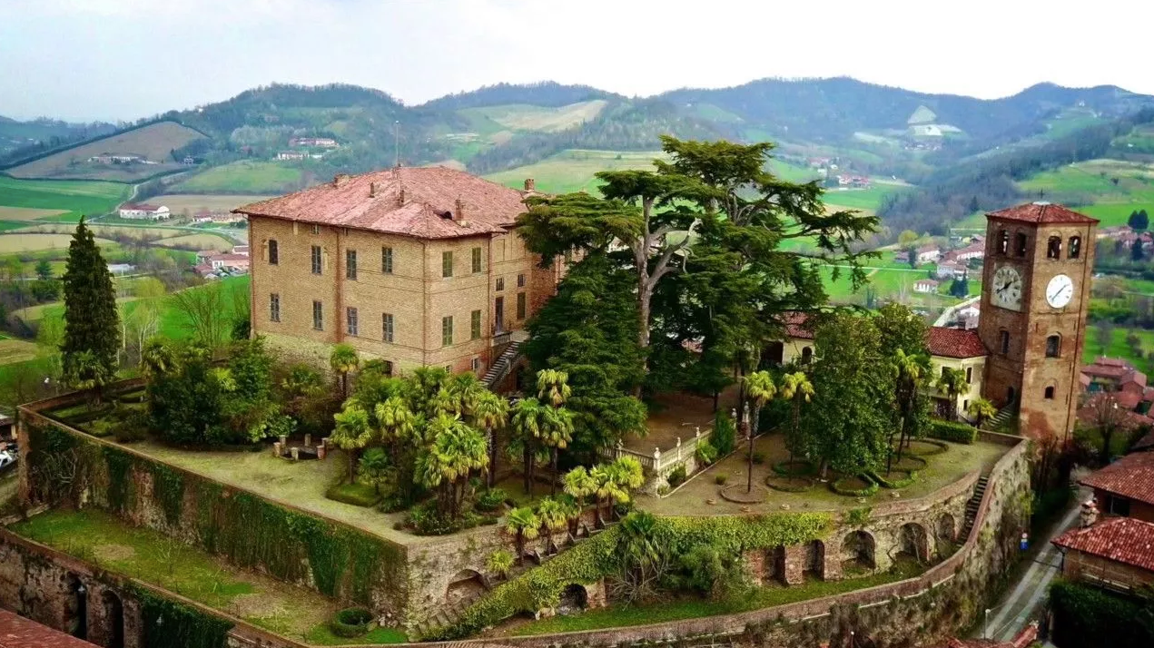 Retiro Artístico de 1 Semana con el Artista Ivo en el Castillo de Casalborgone, Italia