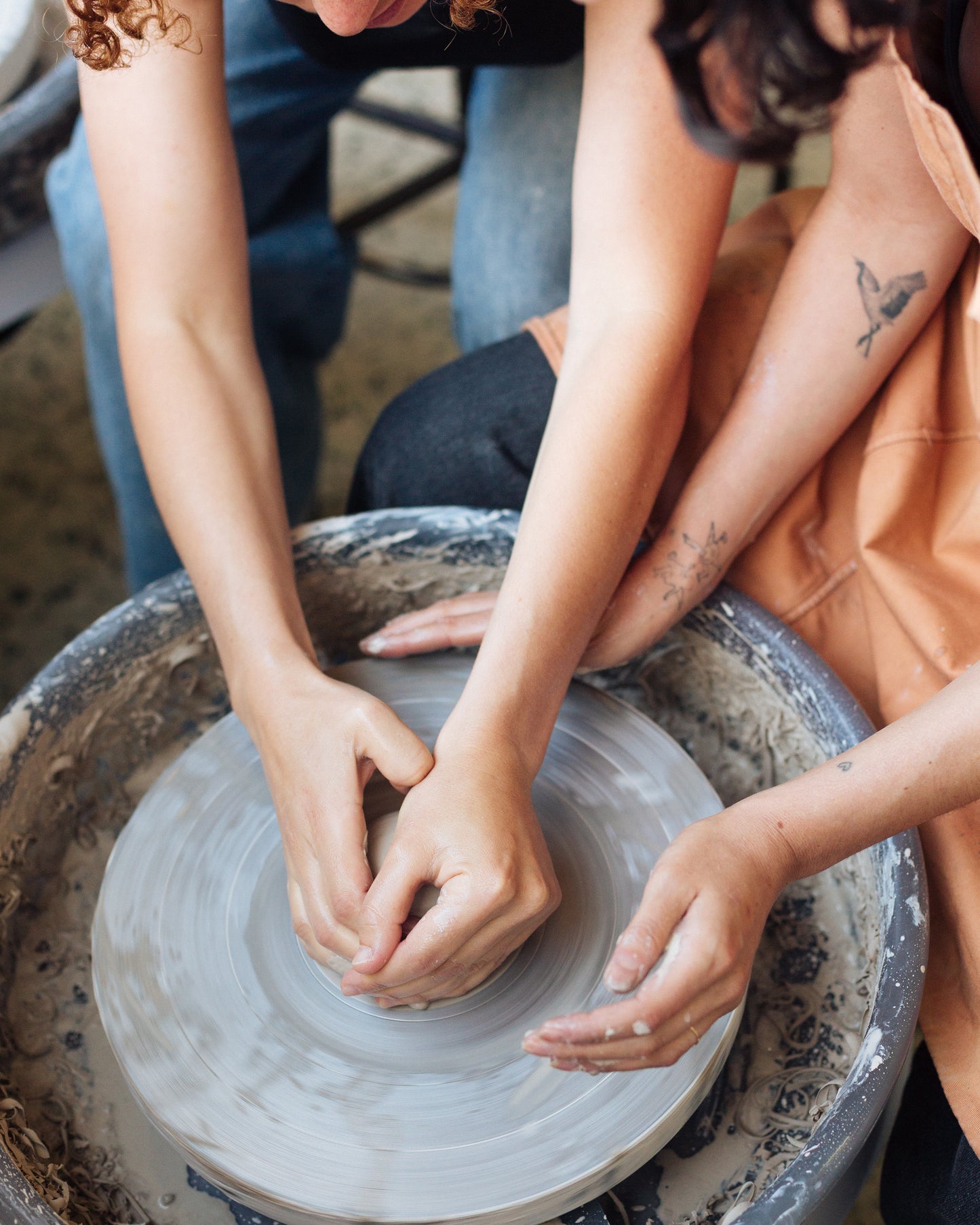 Ceramic Workshop "Full Pottery Experience" with Paula in Caldas da Rainha, Portugal, by subcultours