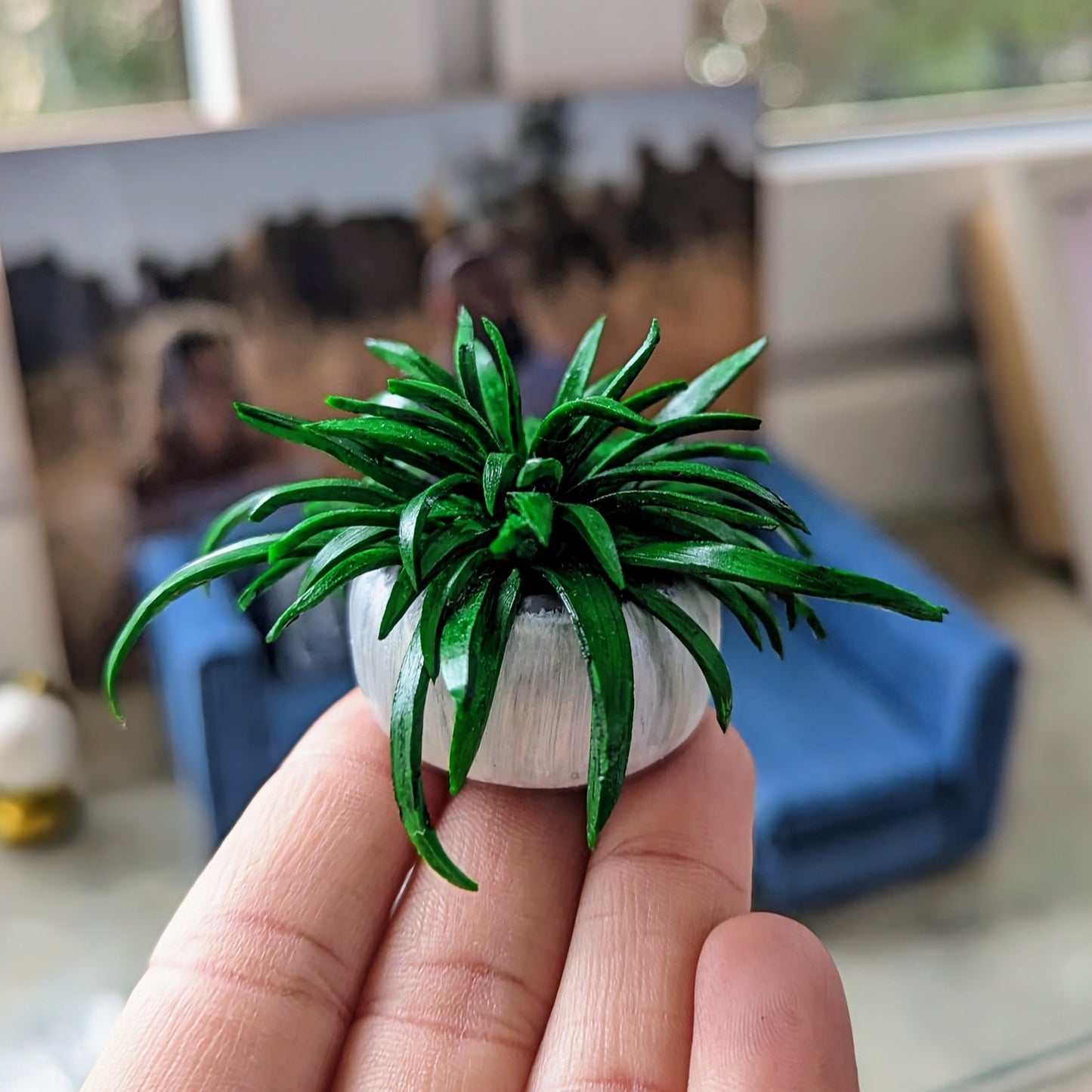 "Unleash Your Imagination: Miniature Sculpture Crafting" Workshop with Larin in Engen, Bodensee, Germany