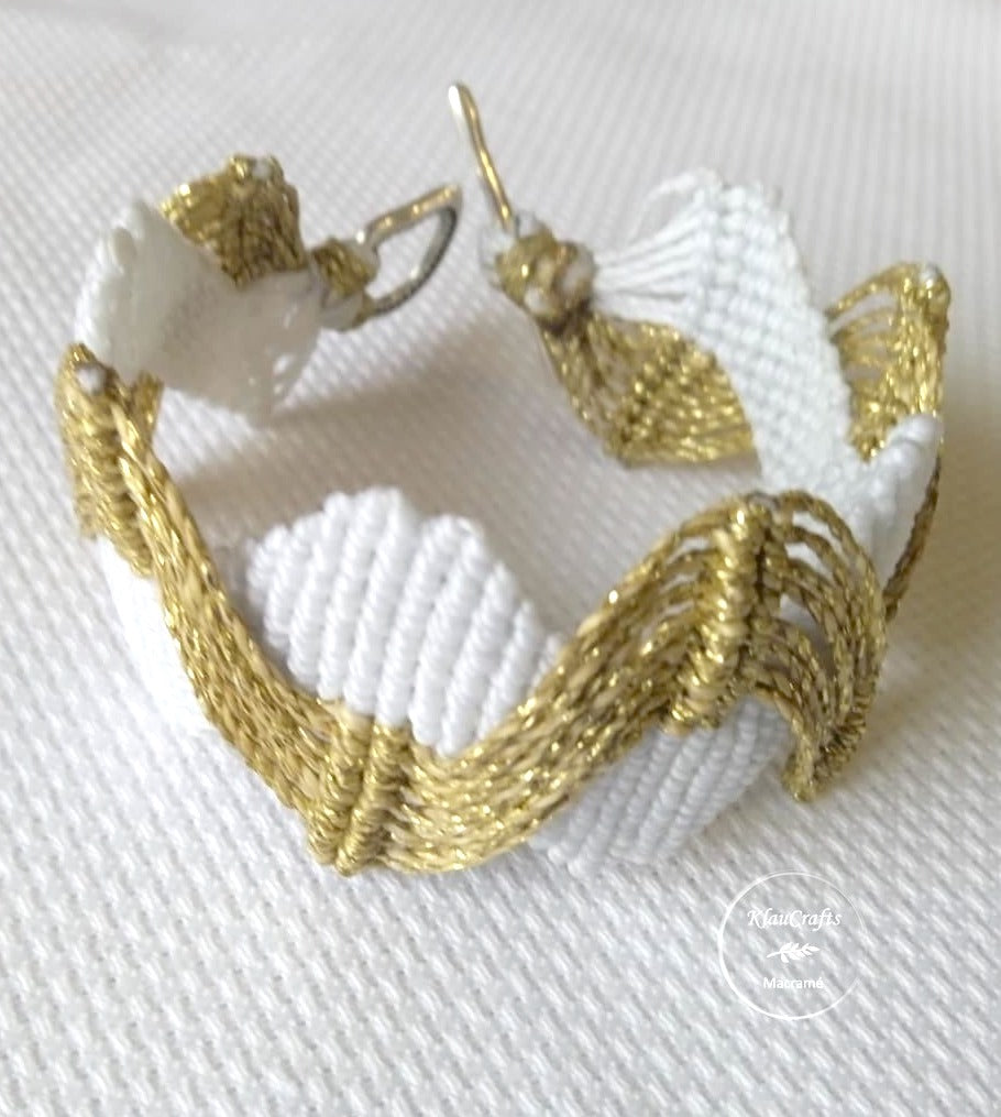 "Elegance" Macramé Armband von Cláudia Almeida