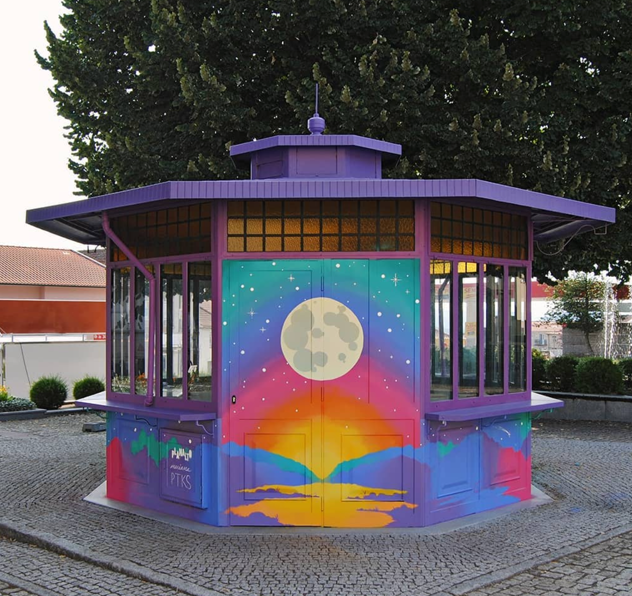 Graffiti Workshop with street artist Mariana in Porto, Portugal by subcultours