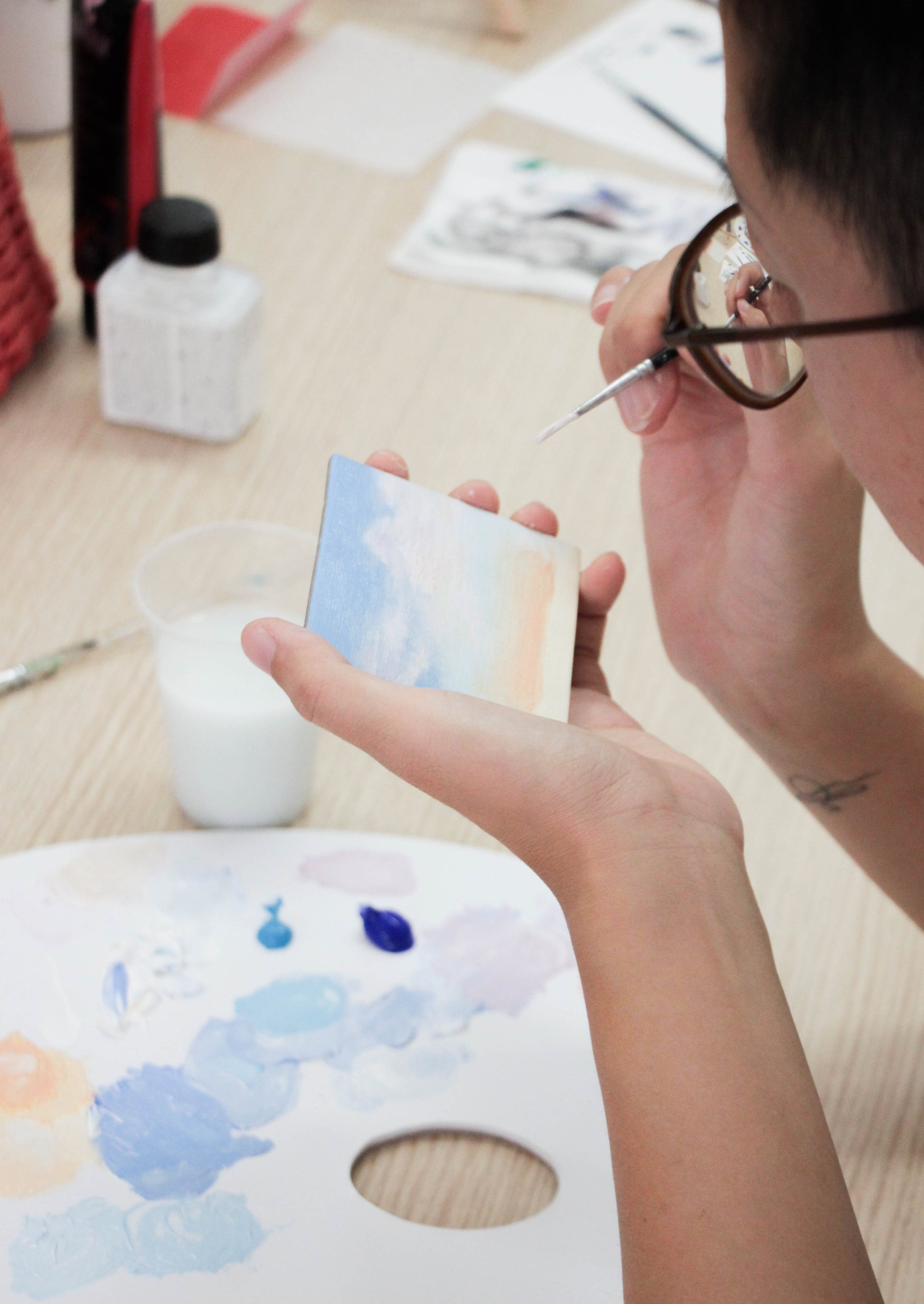 Painting Workshop "Experiences in Acrylic Painting" with Carolina in Porto, Portugal by subcultours