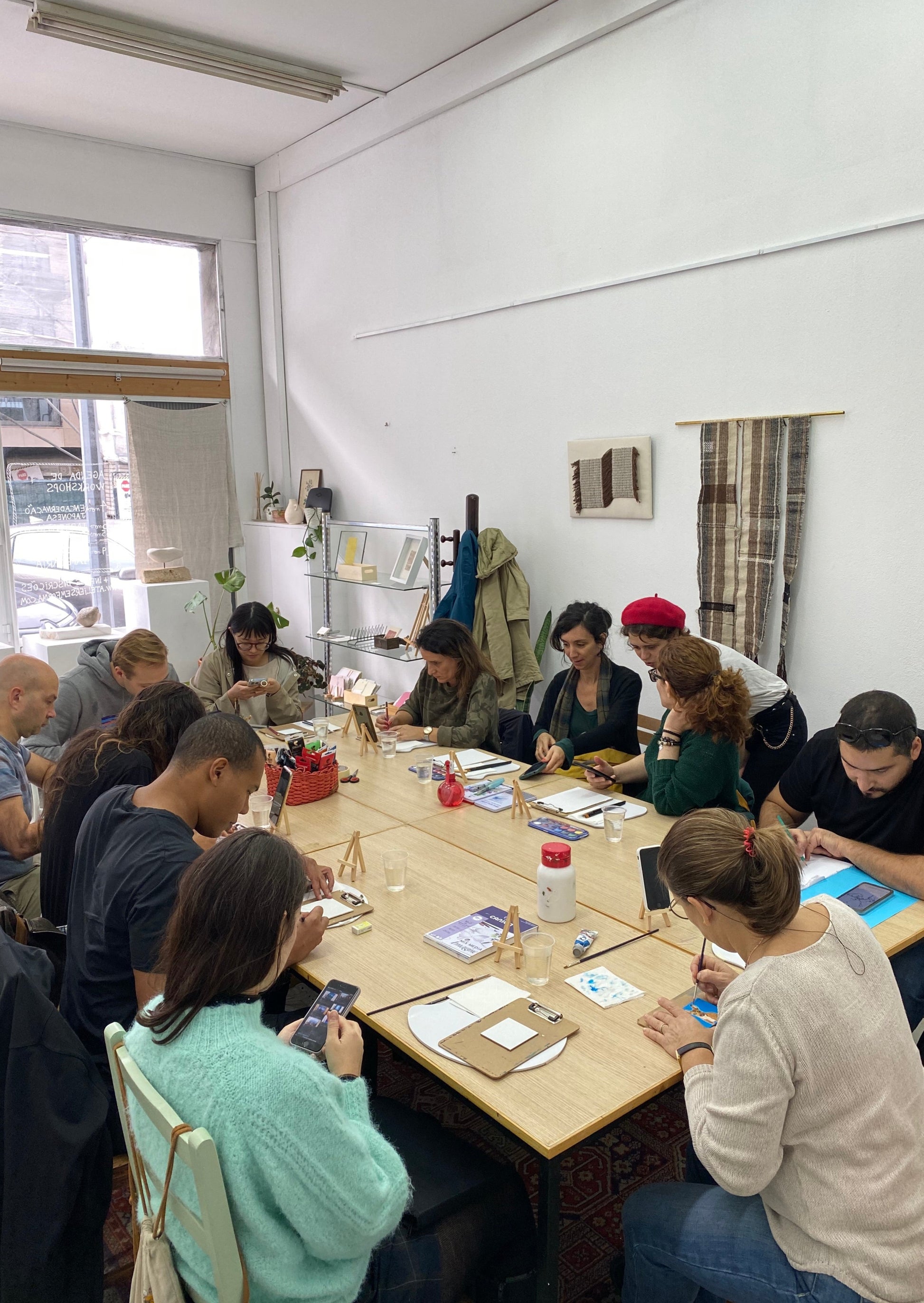 Painting Workshop "Experiences in Acrylic Painting" with Carolina in Porto, Portugal by subcultours