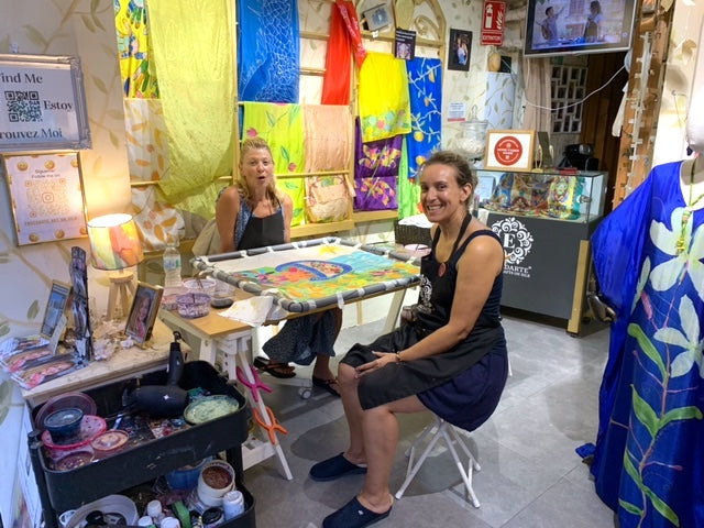 Painting Workshop "Paint Your Own Silk Scarf" with Eva in Valencia, Spain by subcultours