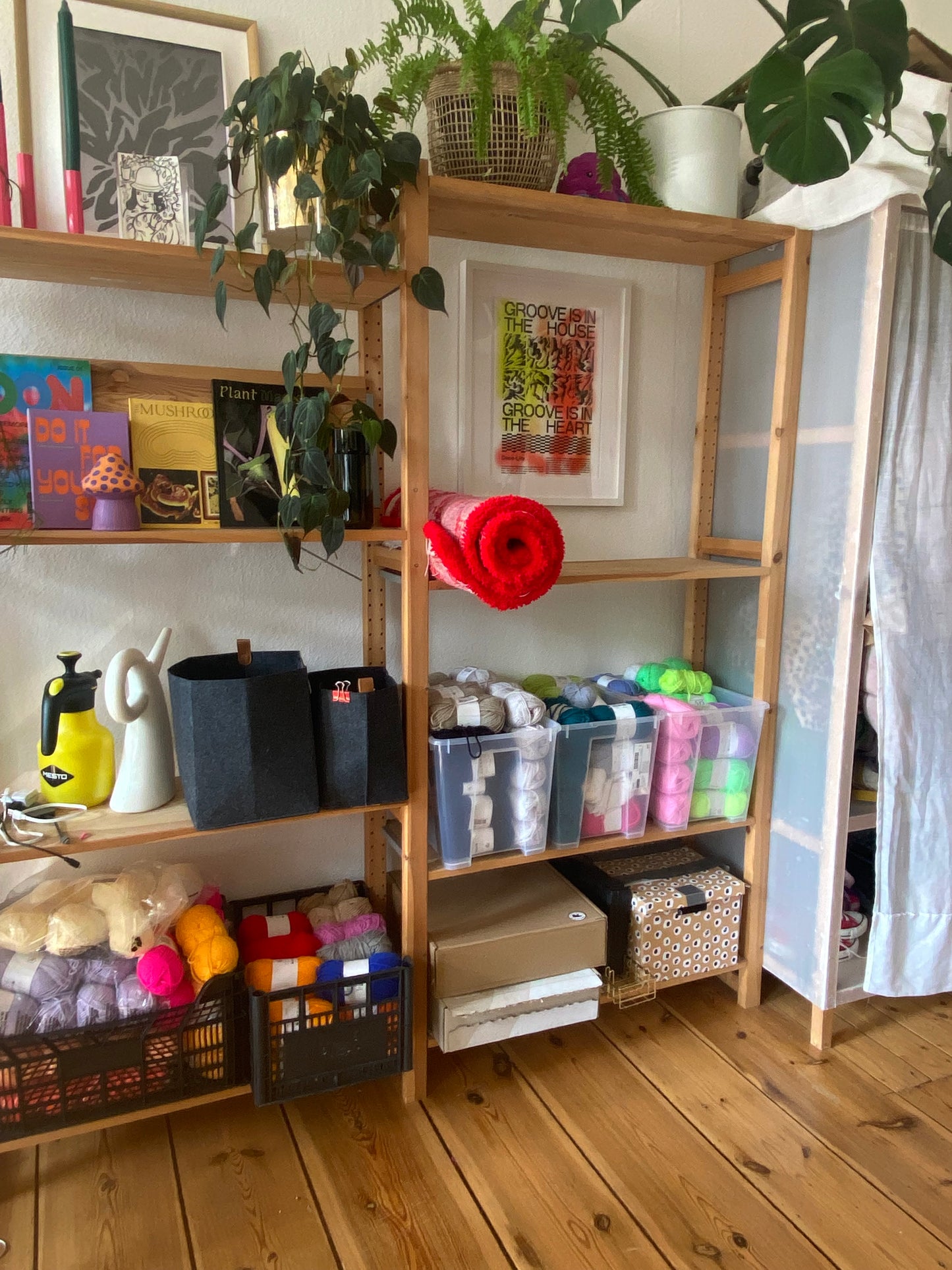 Rug Tufting Workshop 1 on 1 "Create a tufted art piece for your home in a custom size" with Gaja in Berlin, Germany by subcultours