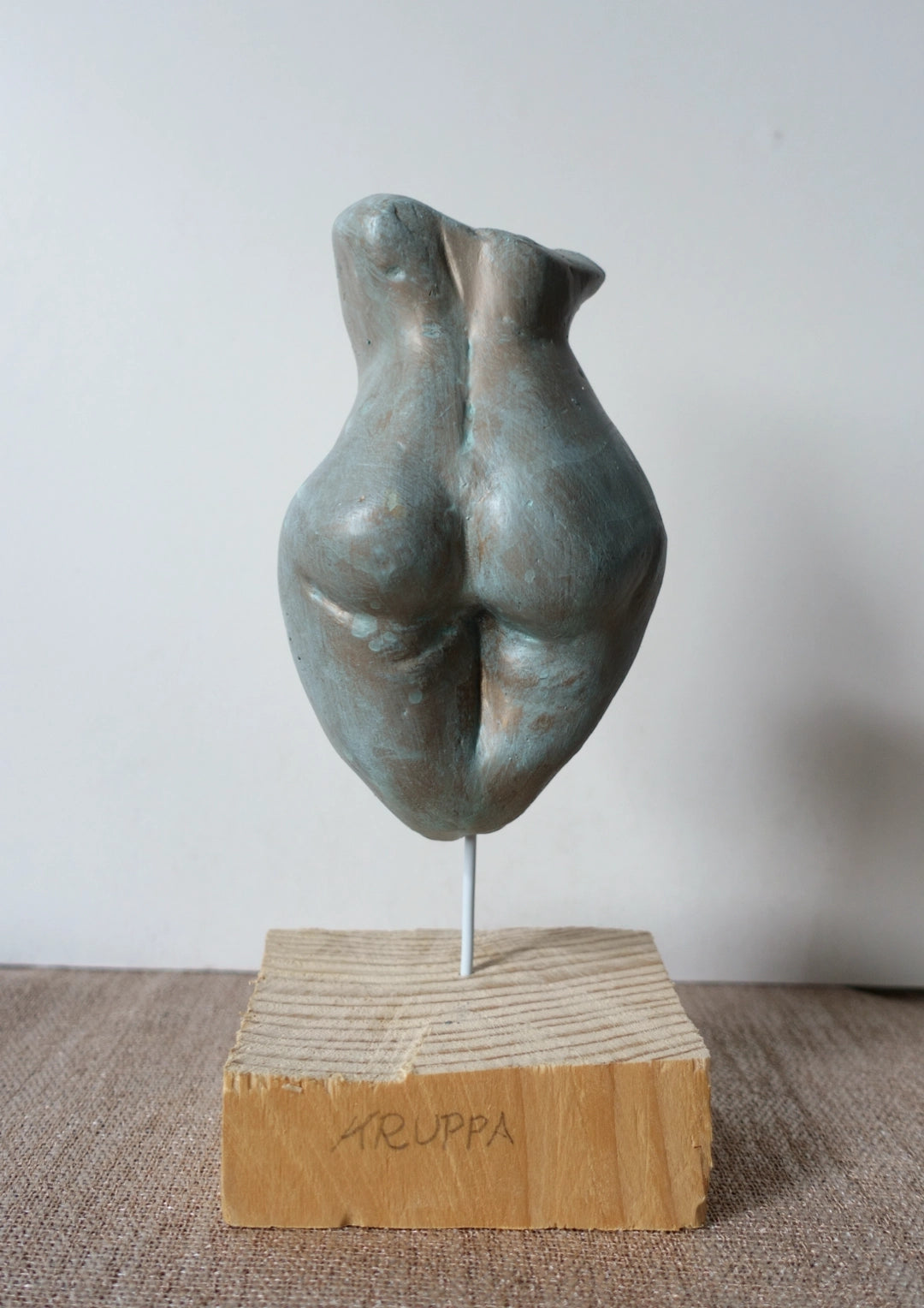 "Butt Sculptures - Painting Plaster Figurines" Workshop with Tobias in Cologne, Germany