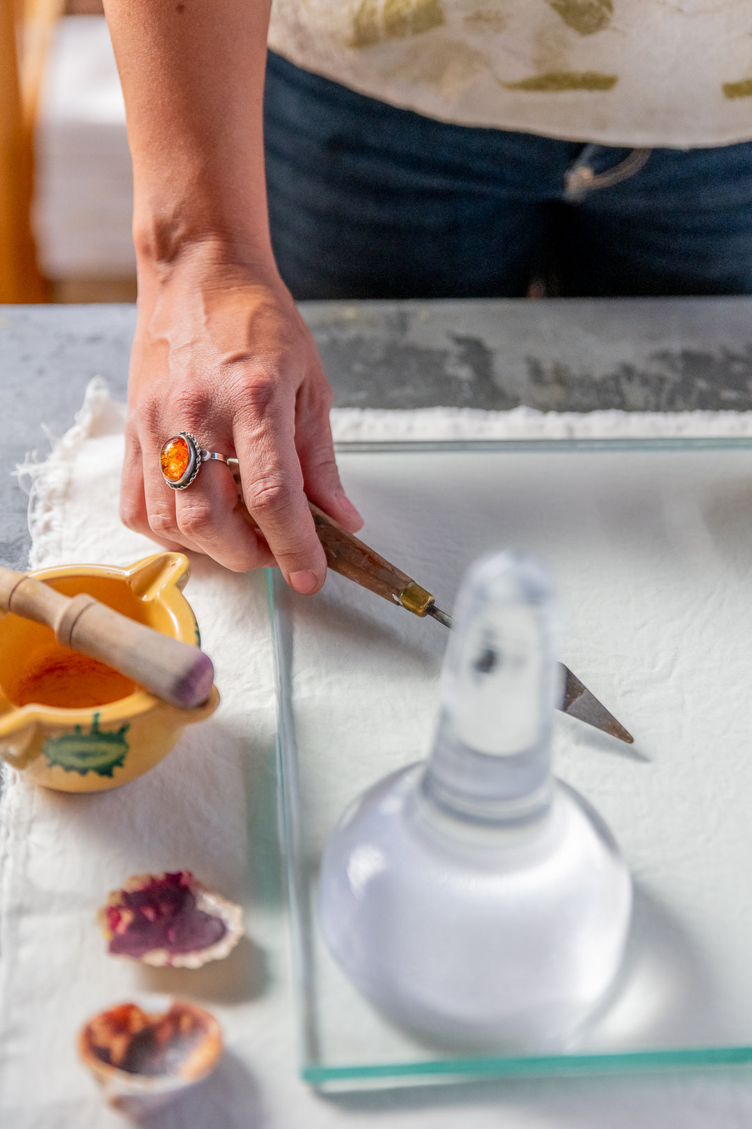 Textile Dyeing Workshop "Create Your Own Natural Pigments" with Susana in Teruel, Spain by subcultours