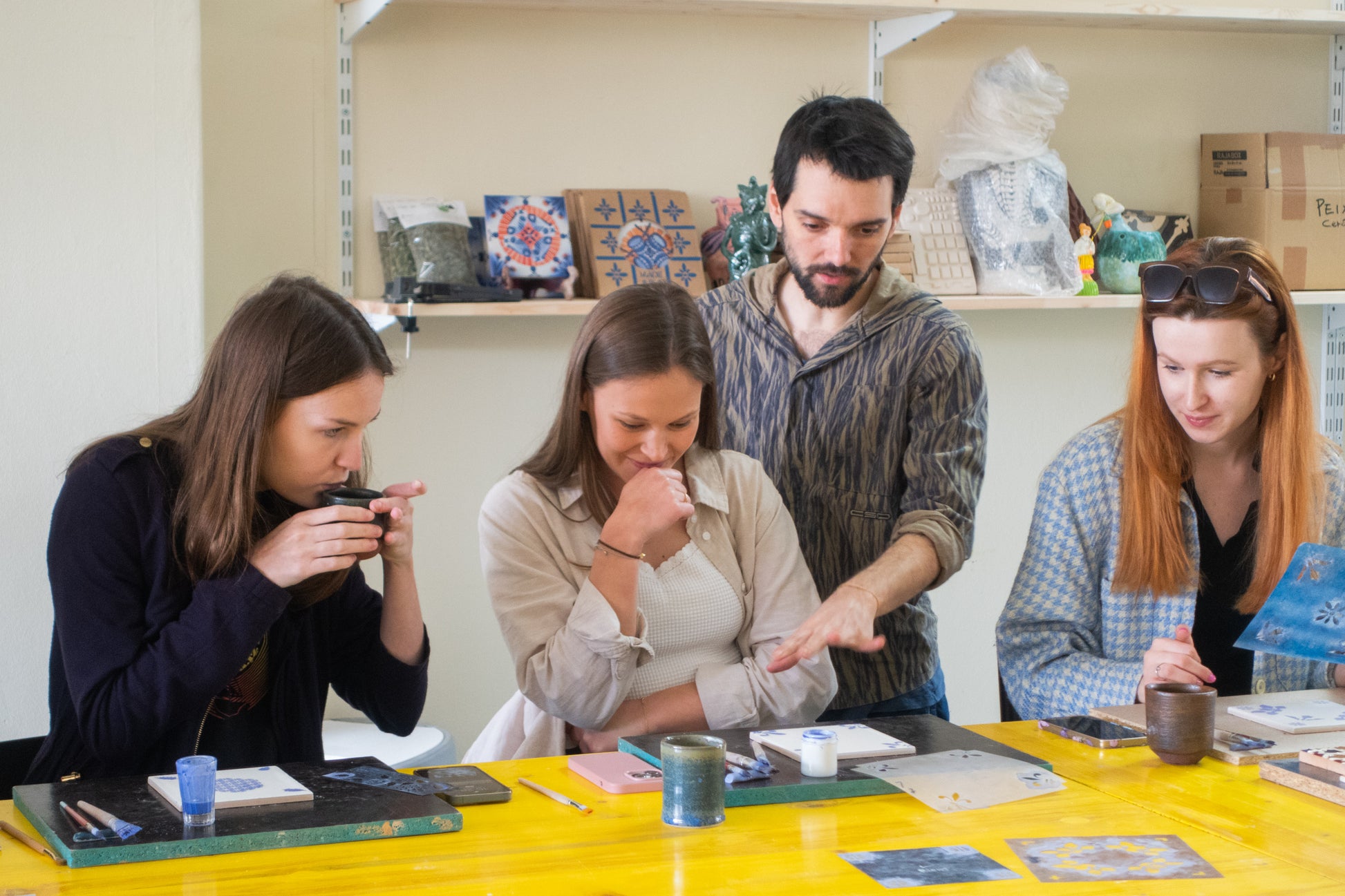 Tile Painting Workshop "Porto Tiles and Tea" with Francisco in Porto, Portugal, by subcultours, clients