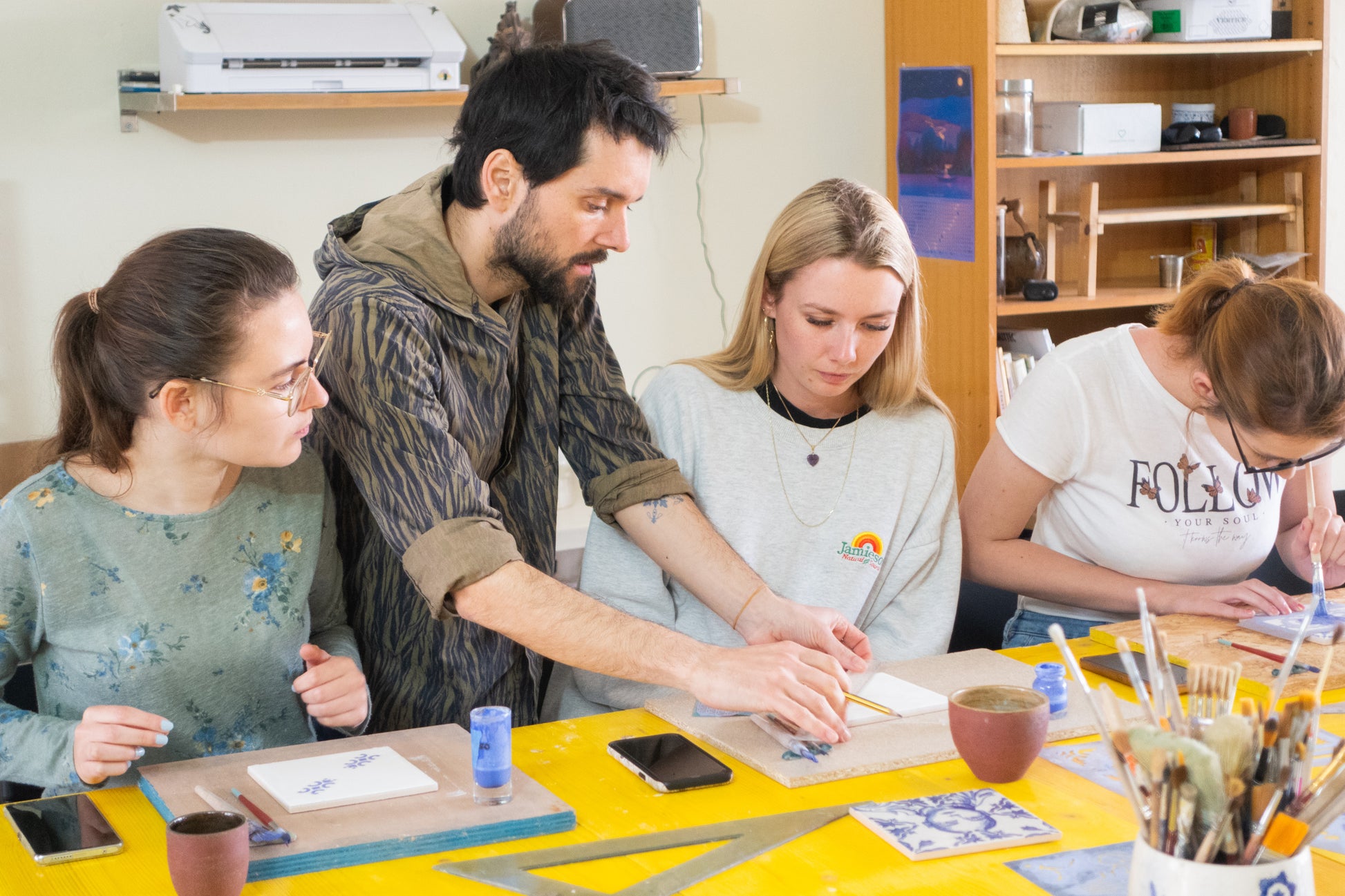 Tile Painting Workshop "Porto Tiles and Tea" with Francisco in Porto, Portugal by subcultours