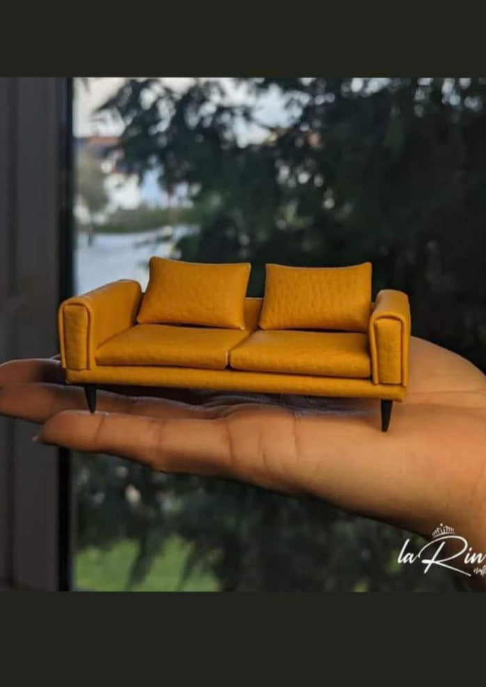 "Unleash Your Imagination: Miniature Sculpture Crafting" Workshop with Larin in Engen, Bodensee, Germany by subcultours