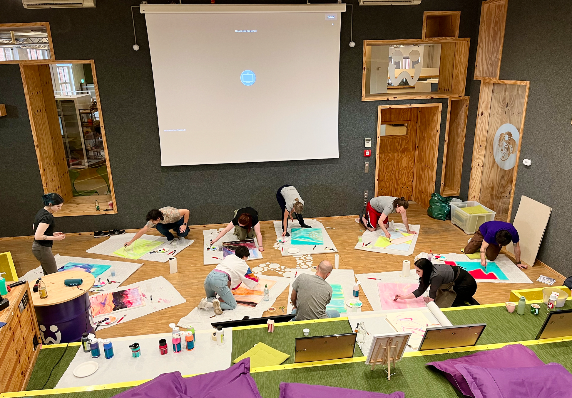 Team Building Painting Workshop "Emotional, Abstract Art" with Kat in Berlin, Germany by subcultours