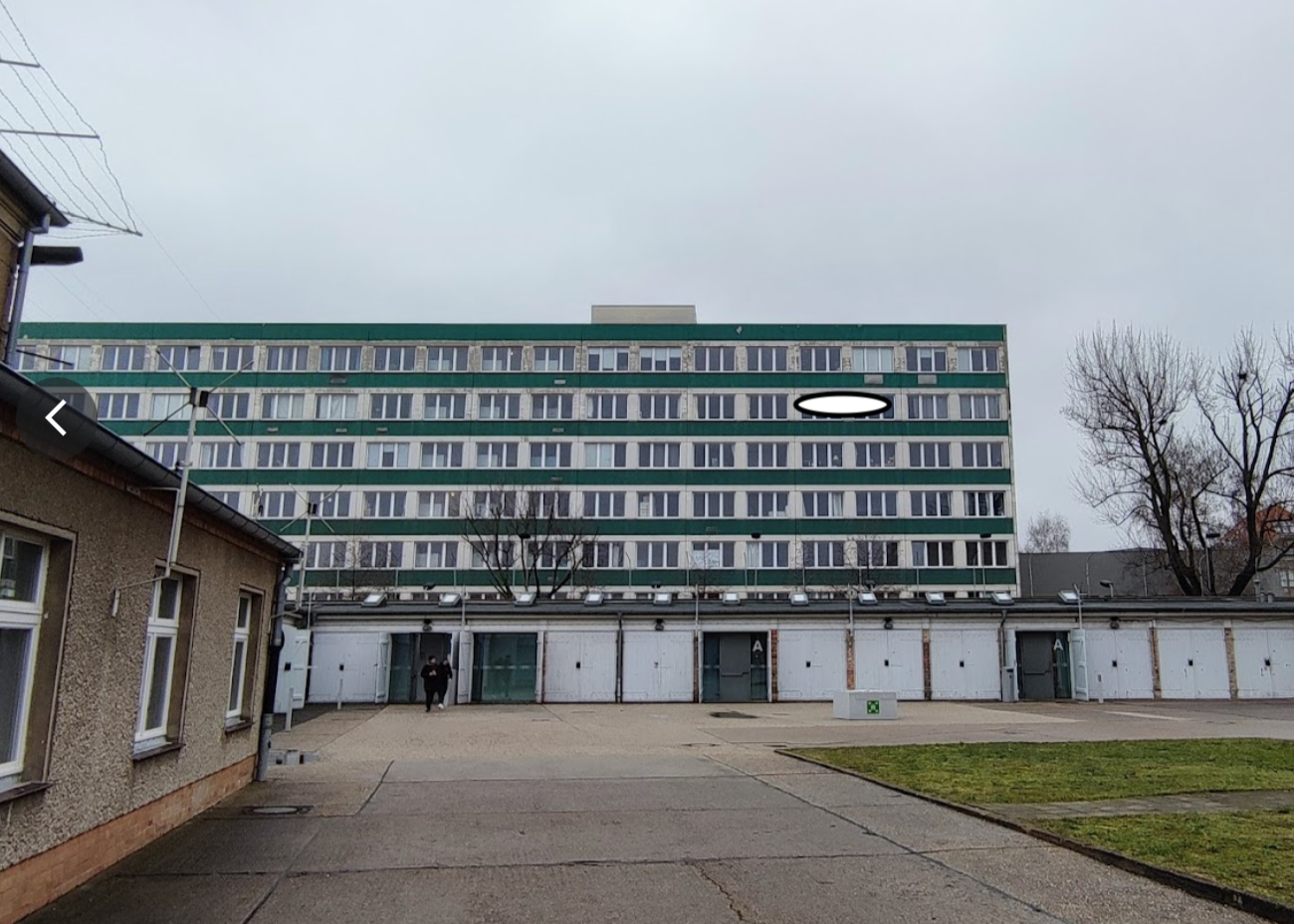 Private Painting Workshop "Projected Selves: Painting Your Self-Portrait" with Cati in Berlin, Germany, by subcultours, the artist studio