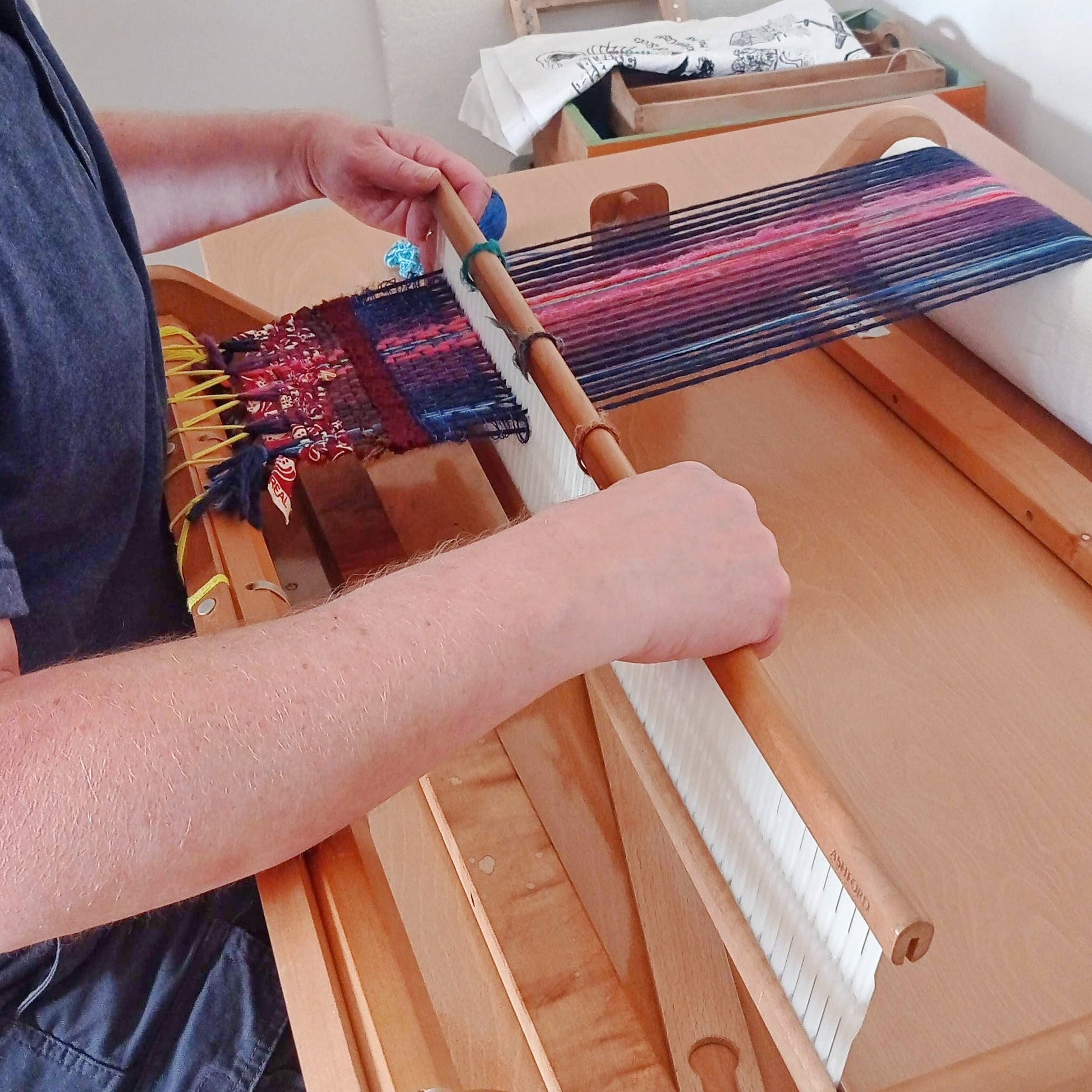 4-hour Textile Weaving Workshop with Rita in Lisbon, Portugal