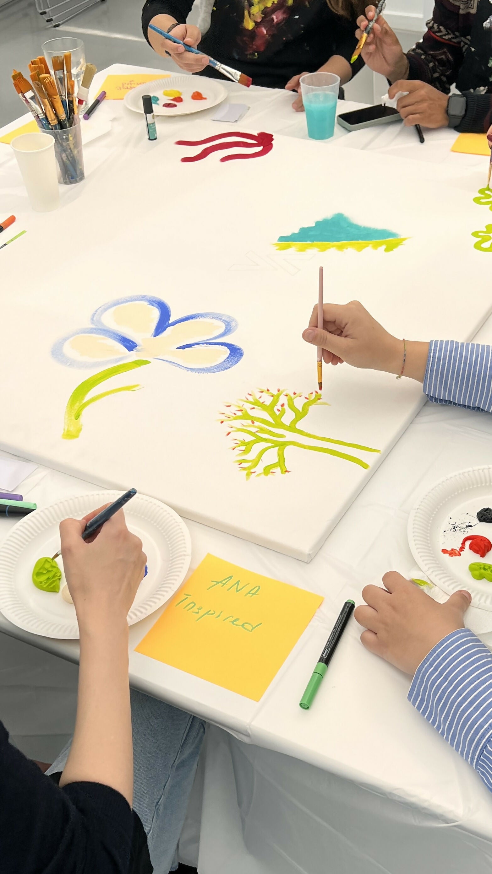Creative_Team_Painting_Workshop_with_Ilinca_and_Team_in_Berlin_Germany_by_subcultours_2
