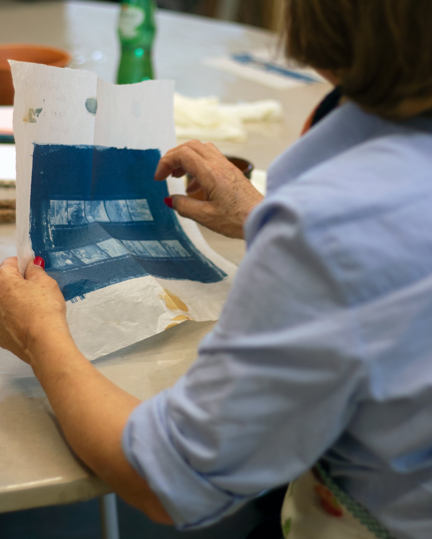 Cyanotype Workshop "Cyanotype on Paper and Fabric" with Inês in Porto, Portugal