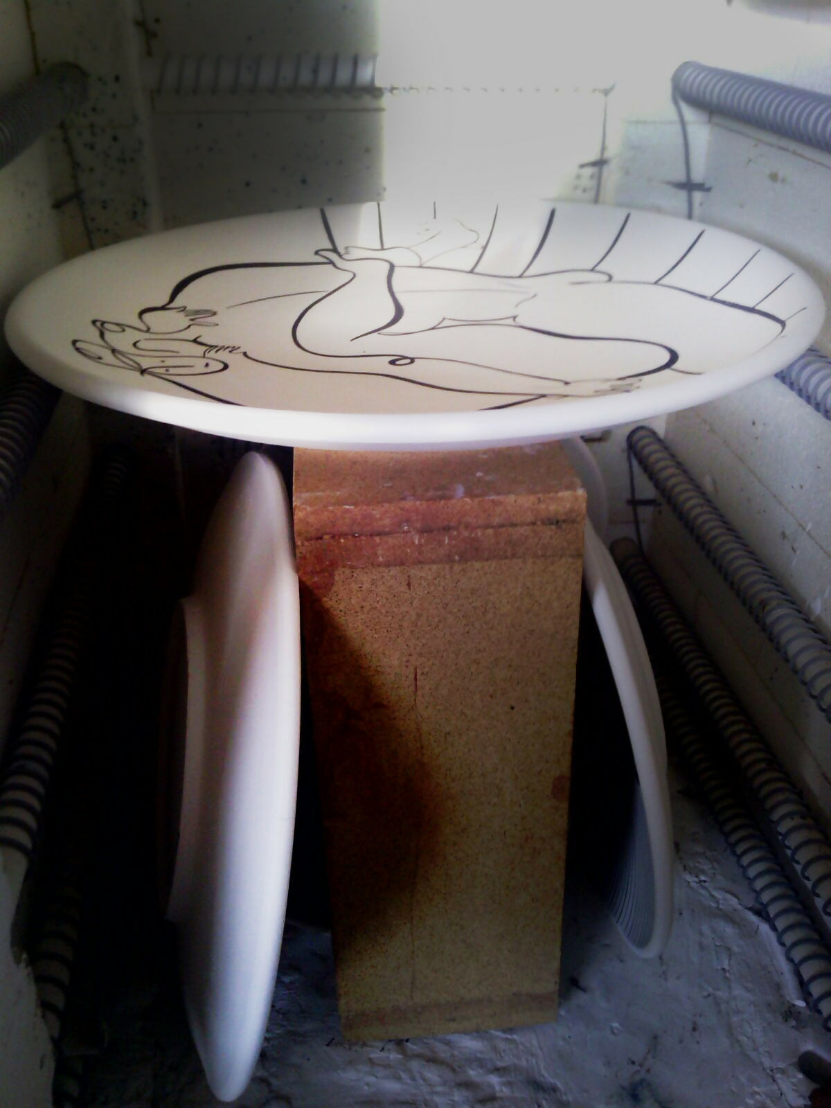Andrea-Santamarina-contemporary-artist-spain-Santamarina-studio-Ceramic-plates-Drawing