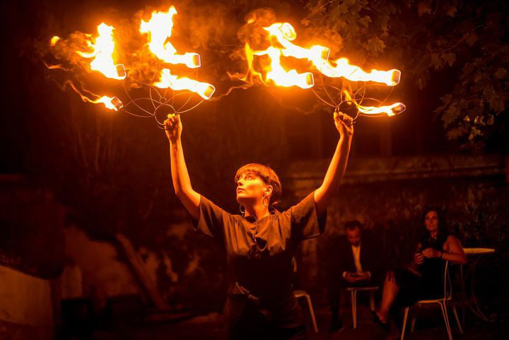 Taller de dibujo con fuego y actuación con fuego con Arta en su localidad de Portugal