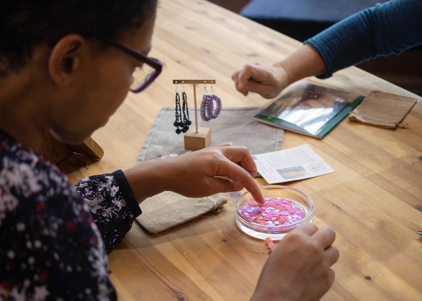 Jewelry Making Workshop with Édit in Bruxelles, Belgium by subcultours