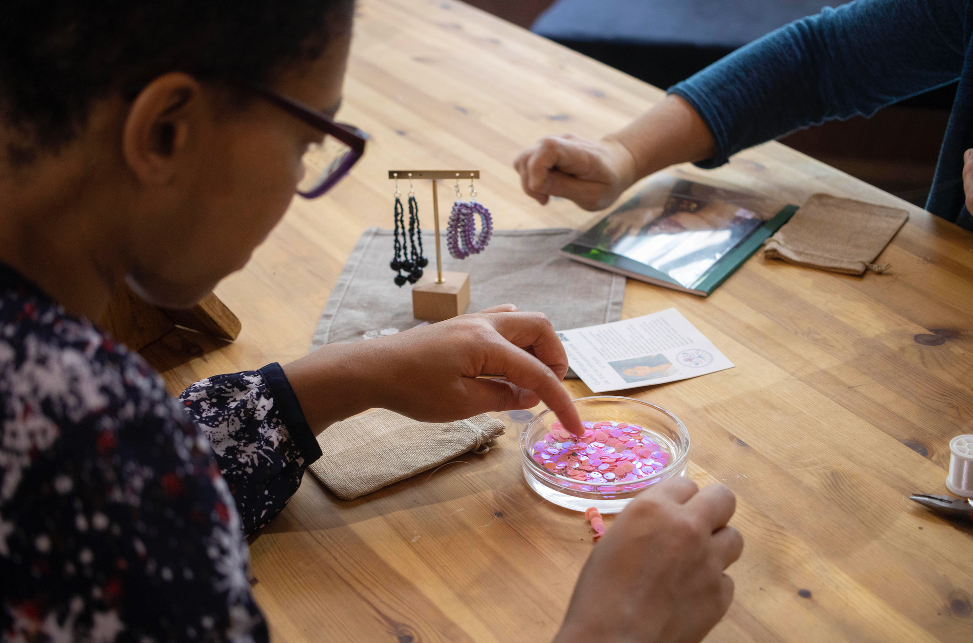 Jewelry Making Workshop with Édit in Bruxelles, Belgium by subcultours