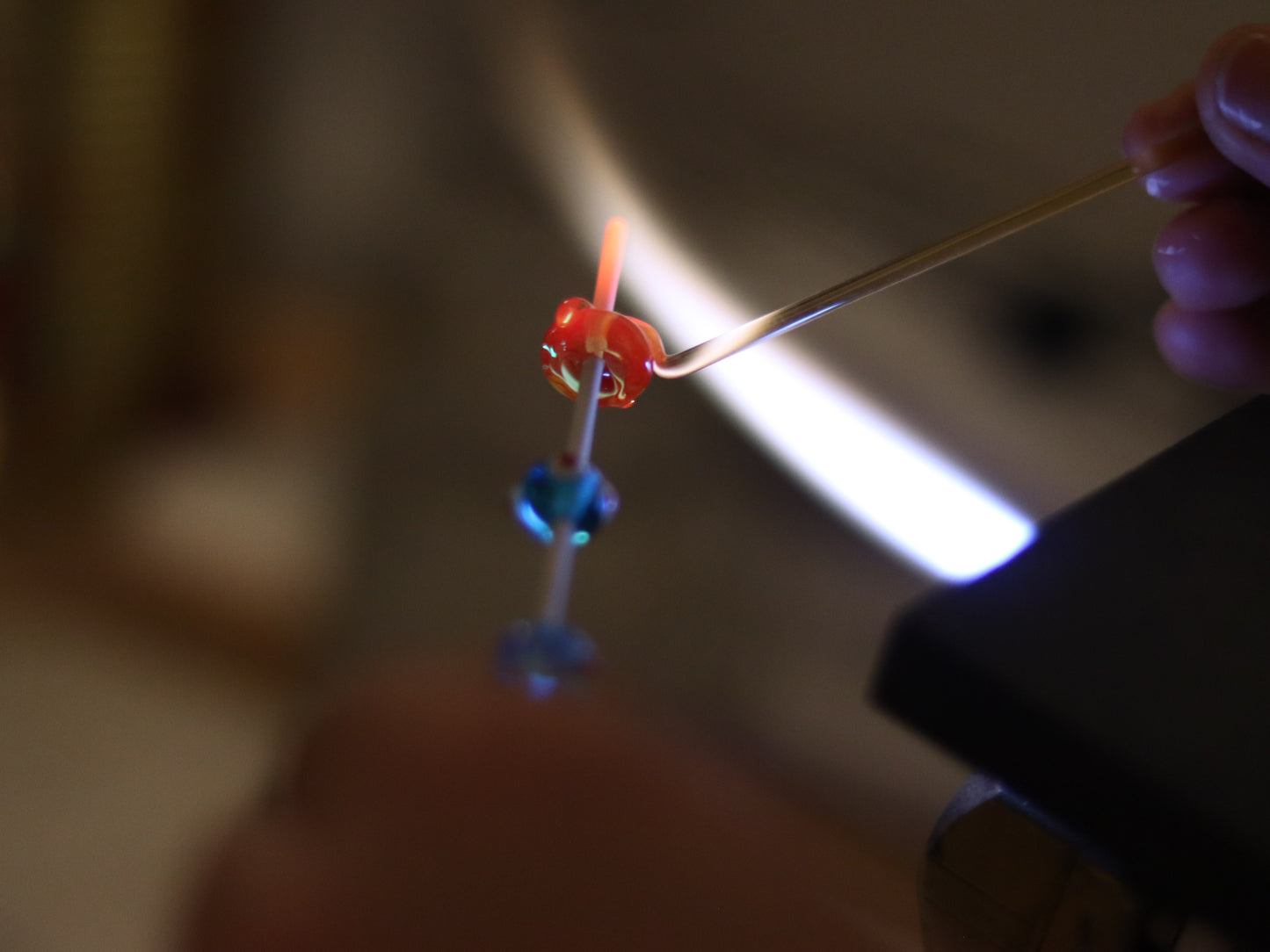 Lampworking Workshop "Create Your Own Jewelry Glass Beads" in Caldas da Rainha, Portugal, by subcultours 14