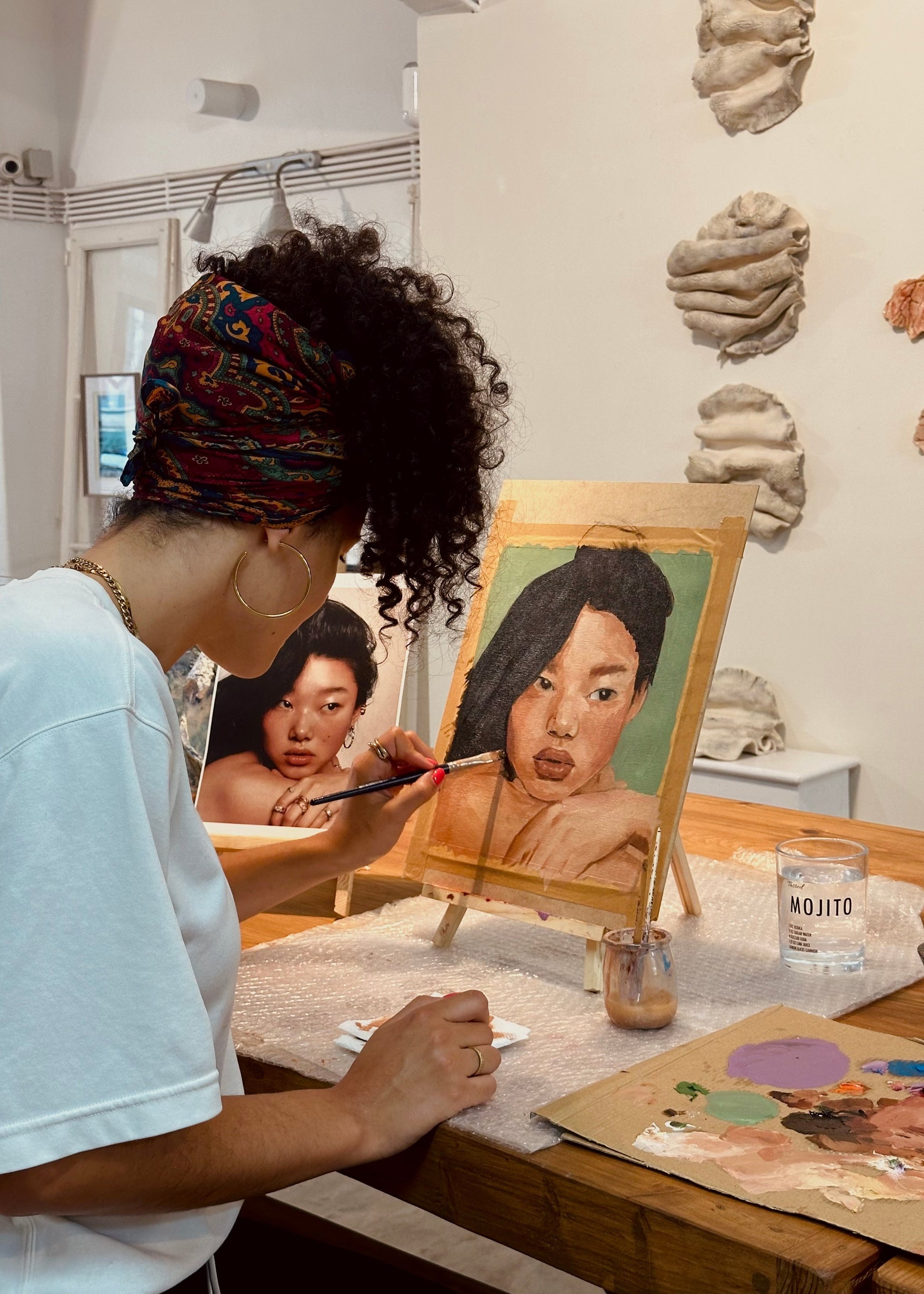 Painting Workshop "Female Portrait and Figure Painting" with Hana in Lisbon, Portugal by subcultours