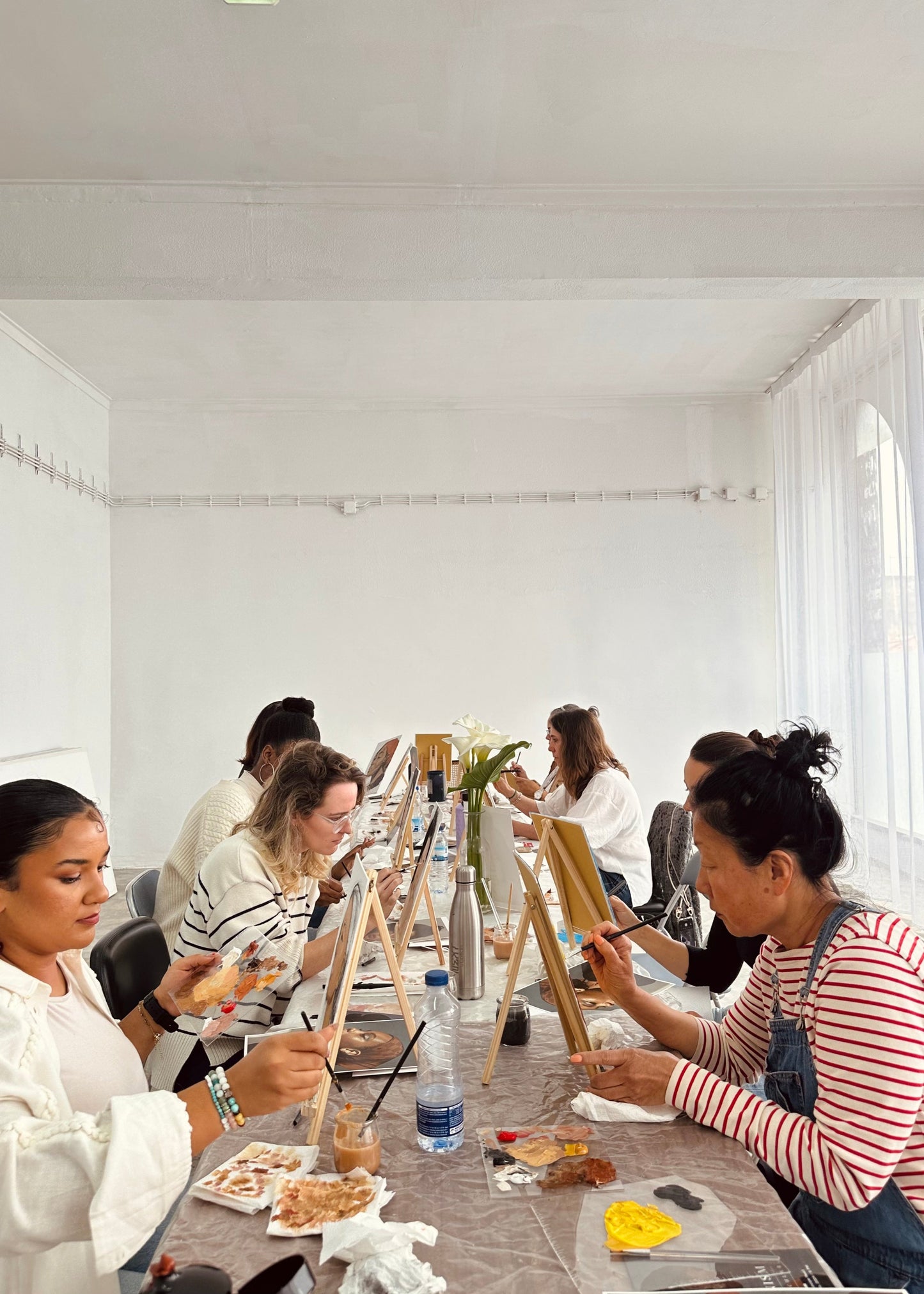 Painting Workshop "Female Portrait and Figure Painting" with Hana in Lisbon, Portugal by subcultours