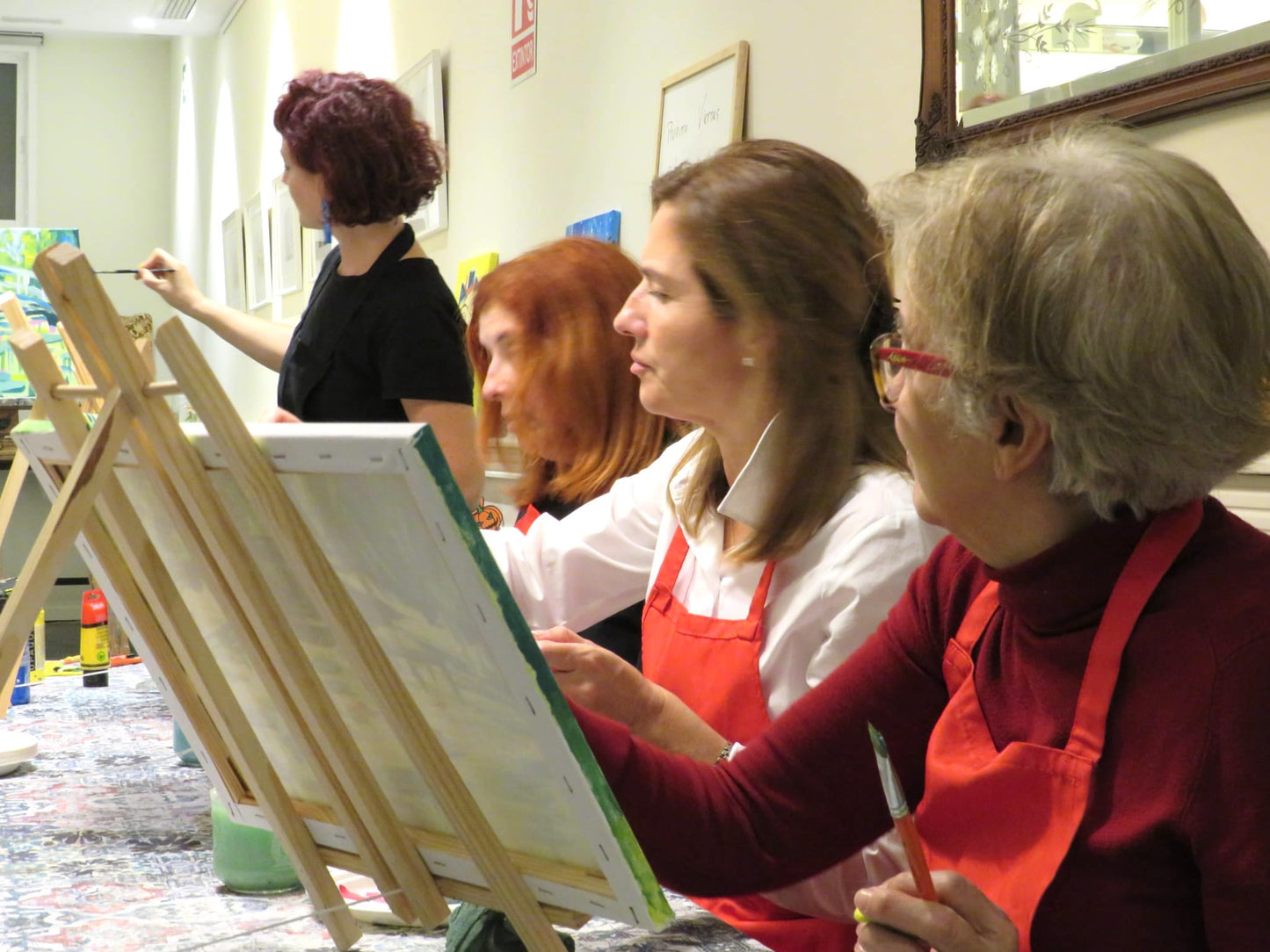 Painting Workshop with Julia in A Coruña, Spain by subcultours