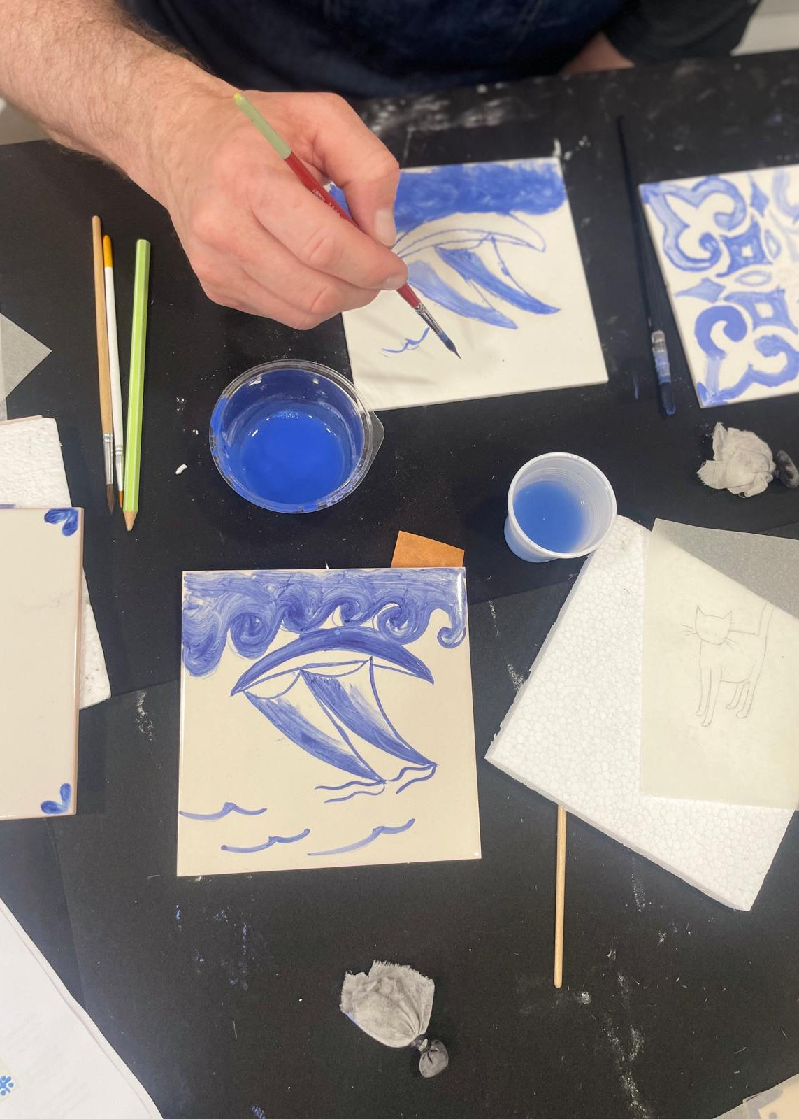 Taller de Pintura de Azulejos Portugueses con Carla en Faro, Algarve, Portugal