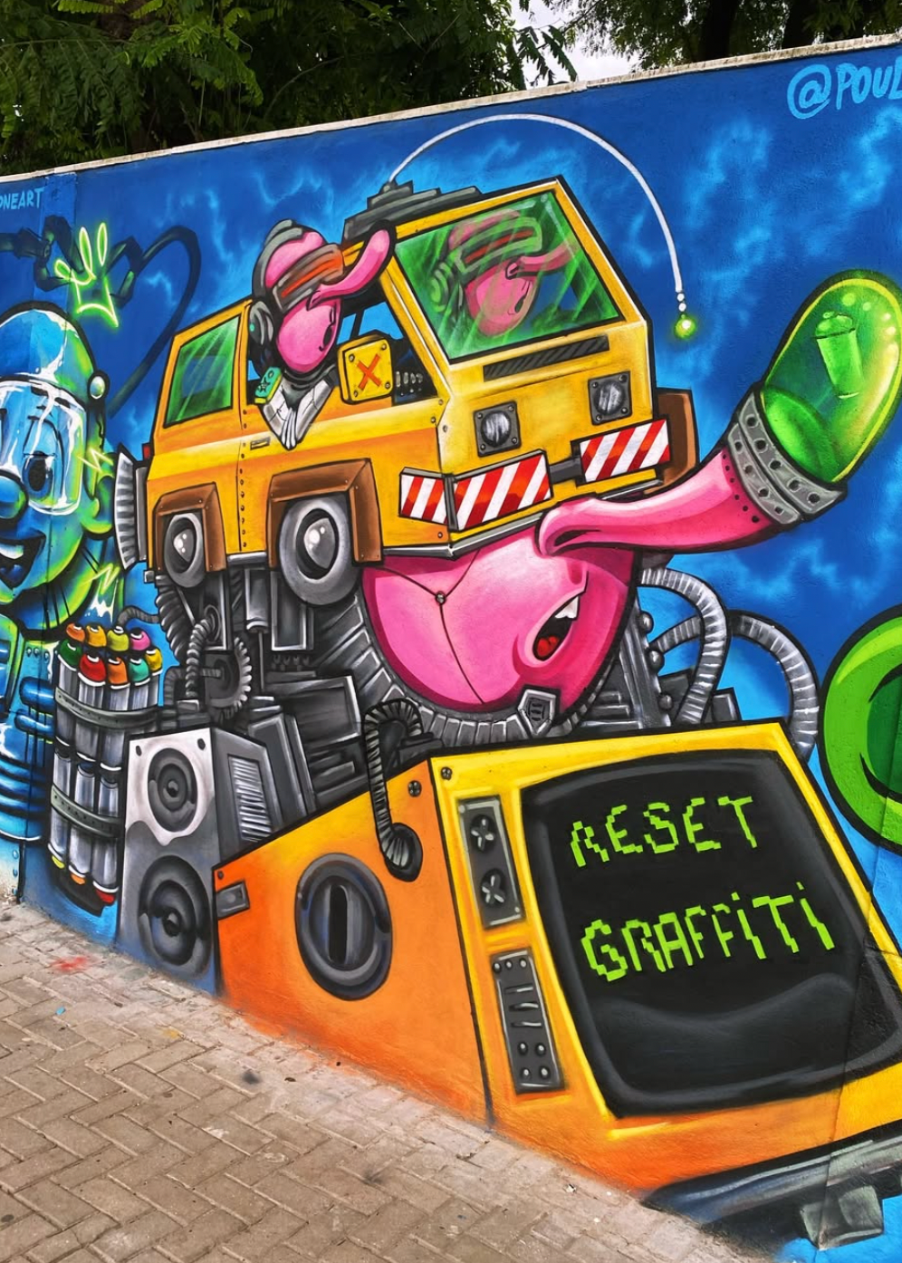 Urban Art and Graffiti Workshop with Jean Poul in Rio de Janeiro, Brazil, by subcultours