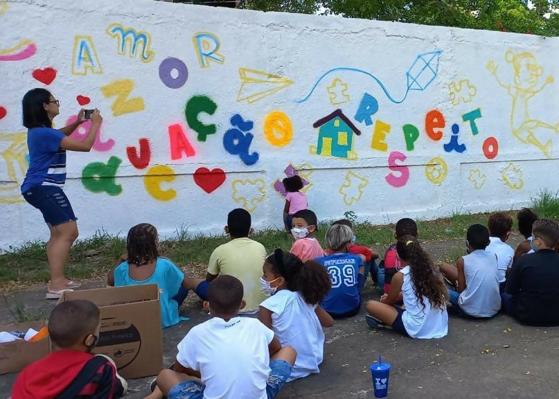 Urban-Art-and-graffiti-Workshop-with-Jean-Poul-in-Rio-de-Janeiro-Brazil-by-subcultours-school-group