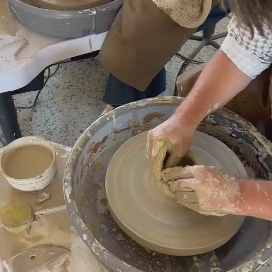 Ceramic Workshop "Full Pottery on the Wheel Experience" with Paula in Caldas da Rainha, Portugal 4