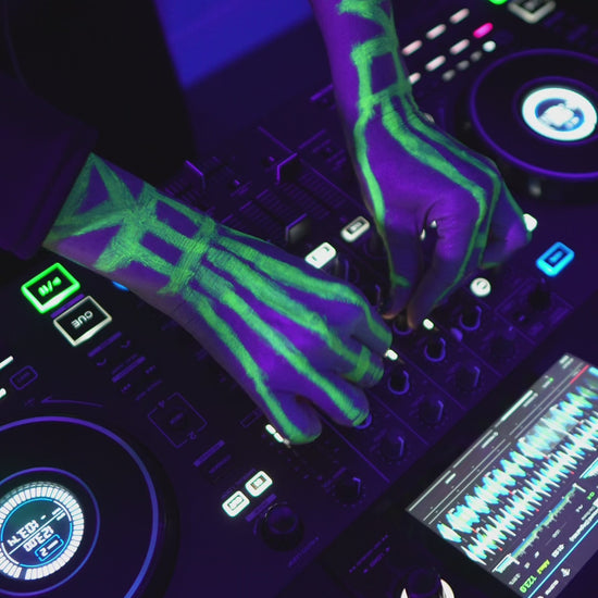 Neon Art Party "Paint, Glow, and Party" with Nyra in Berlin, Germany Video