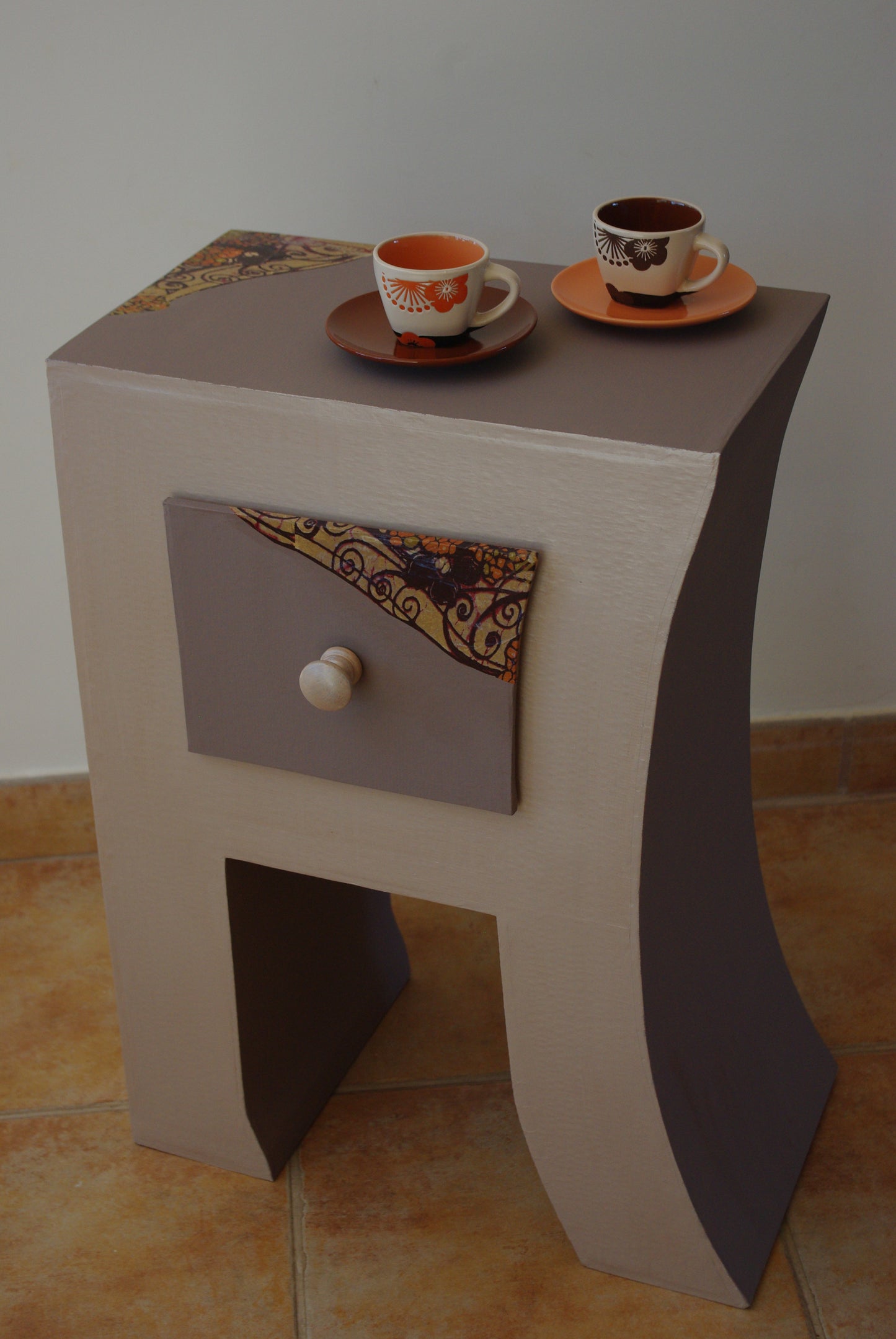 "Cardboard Furniture Construction" Workshop with Maia in Boliqueime, Portugal
