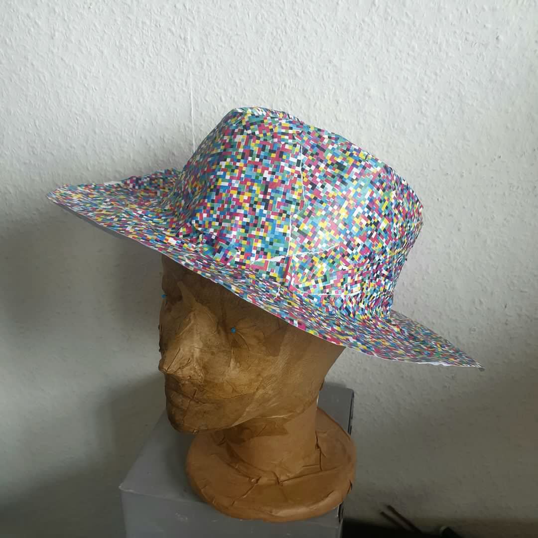 "Hack a Hat" Workshop with Cati in Berlin, Germany