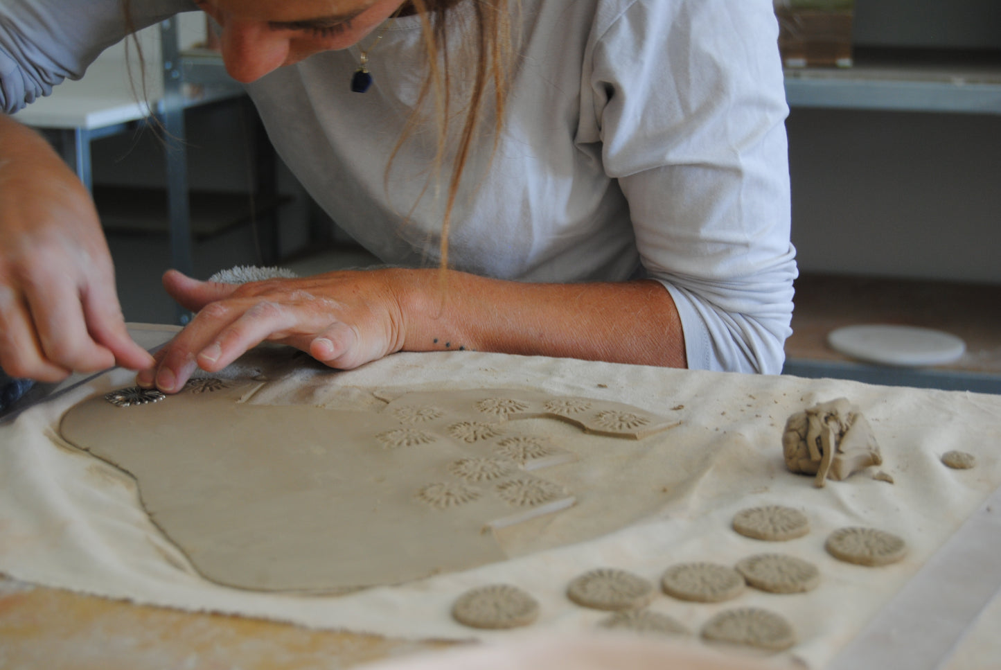 The "101 Ceramics" Ceramic Basic Techniques Workshop with Chila in Ericeira, Portugal by subcultours